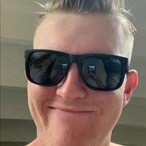 Meet your Posher, Andrew